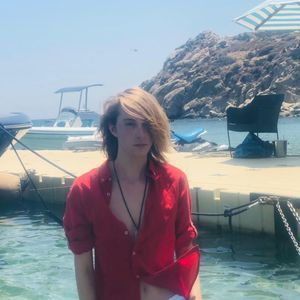 Meet your Posher, Logan